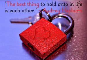 Audrey Hepburn reminds us that the most valuable thing in life is our connections with others. Through love and support, we find strength and meaning in difficult times. Holding onto each other creates a foundation of trust and care. Relationships are the true treasures that enrich our lives. 🤝❤️